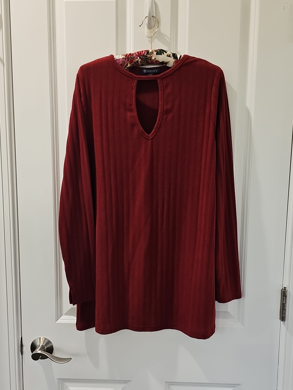 Roaman's Ribbed Keyhole Long Sleeve Top in Wine